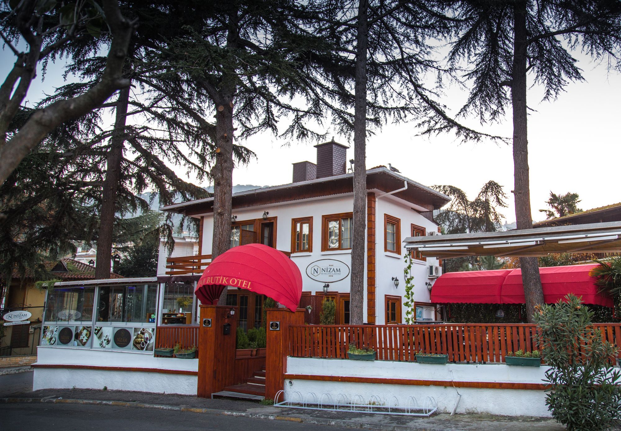 Nizam Butik Otel Bueyuekada Πριγκηπονήσια Εξωτερικό φωτογραφία